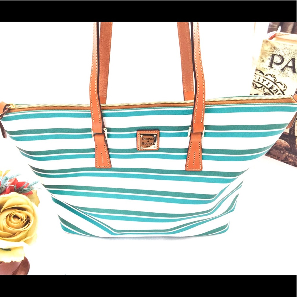 SOLD 💙BNWT Dooney & Bourke Tote-it's Beautiful!! - Picture 2 of 8